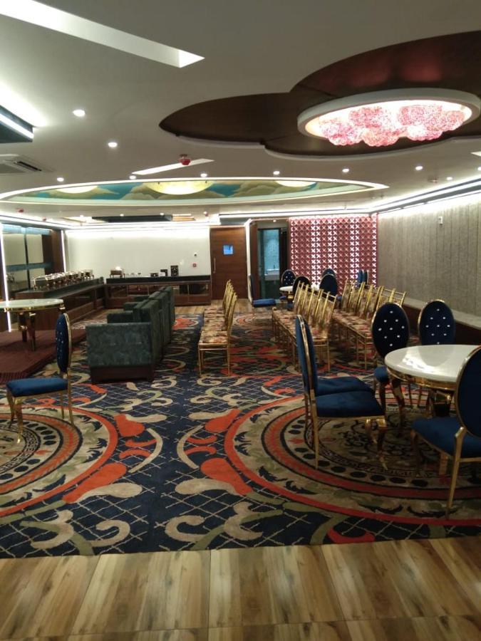 Hotel Smily Ludhiana Exteriör bild